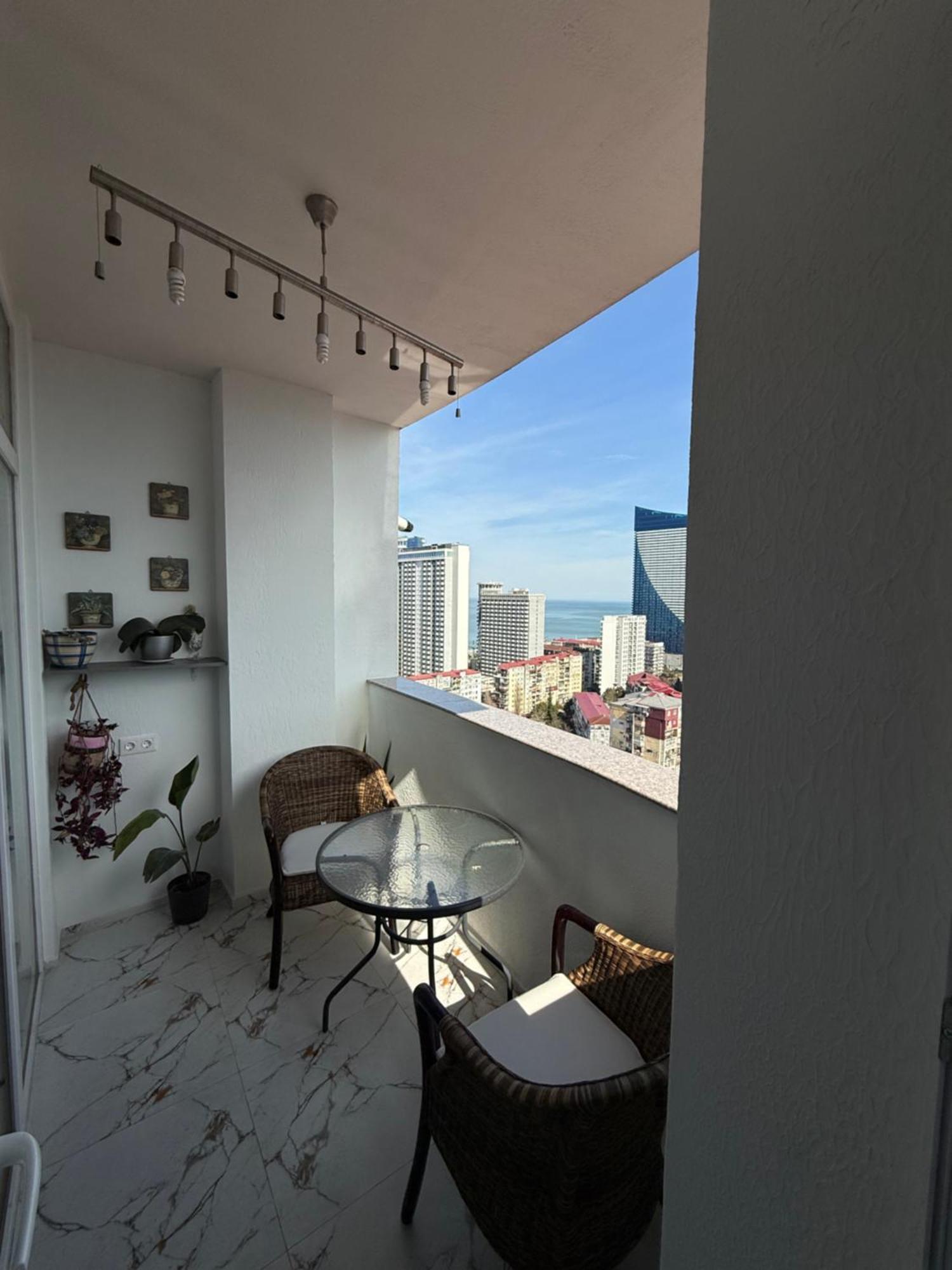 Tamuna'S Cozy Apartment Батуми Экстерьер фото